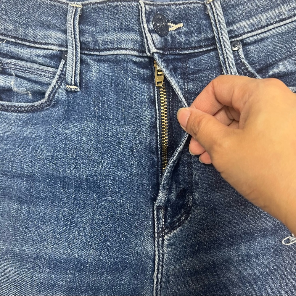 Mother The Mid Rise Dazzler Ankle Fray Jeans in Weekend Warrior Size 24 - Picture 5 of 16